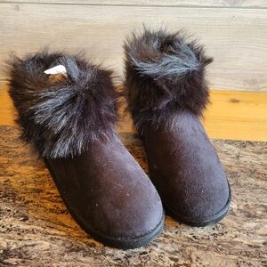 Women's Very G Black Fur-Trimmed Boots, Brand New, Never Worn. Size 9